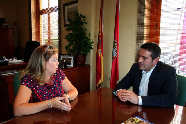 El Alcalde, Joaquín Buendía, recibe a la nueva Delegada de la Asociación Víctimas del Terrorismo en la Región de Murcia - 4, Foto 4