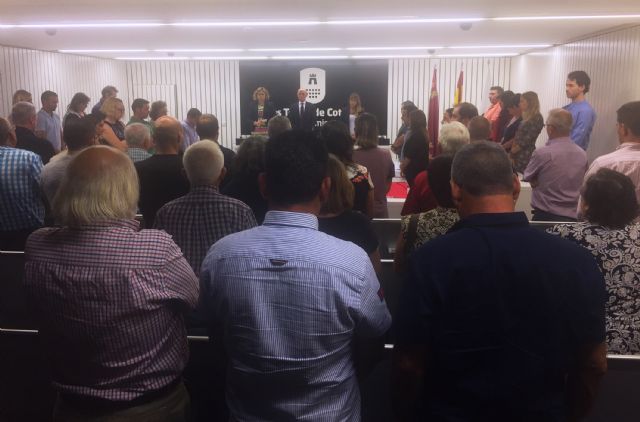 Las Torres de Cotillas recuerda con un minuto de silencio a la víctima mortal de violencia de género de Canteras - 2, Foto 2
