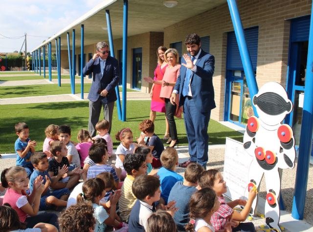 López Miras apela al diálogo y la participación de todos para seguir mejorando el sistema educativo, esencial para que la Región avance - 1, Foto 1