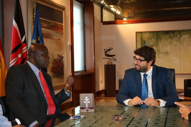 El presidente de la Comunidad recibe al embajador de Kenia en España - 2, Foto 2