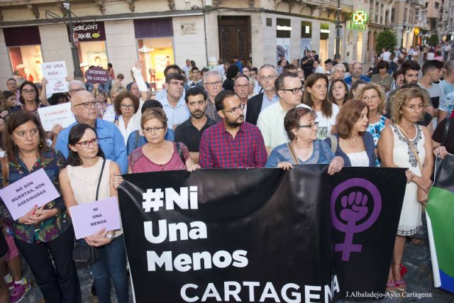 Cientos de personas se concentran en Cartagena contra la violencia machista - 1, Foto 1