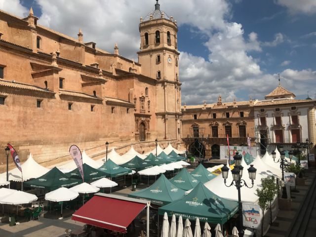 Lorca se une a la celebración del Día Mundial del Turismo este jueves ofreciendo de manera totalmente gratuita una visita guiada a la excolegiata de San Patricio y las tres plazas que la rodean - 1, Foto 1