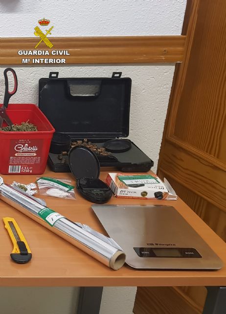 La Guardia Civil desmantela en Águilas un punto de venta de drogas al menudeo - 3, Foto 3
