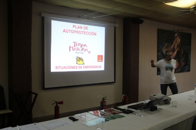 Los trabajadores de Terra Natura Murcia realizan un simulacro de incendio para actuar eficientemente en caso de emergencia - 2, Foto 2