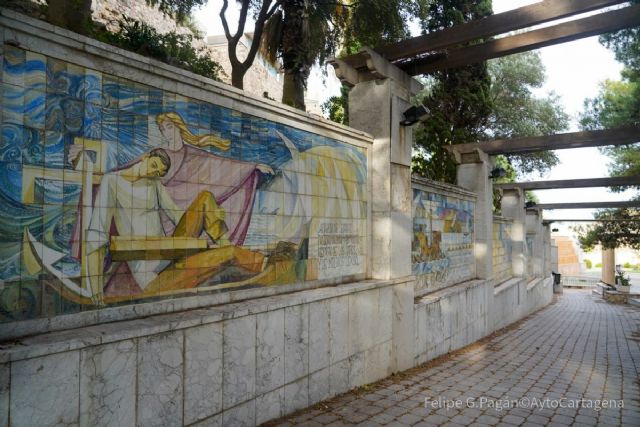 Cartagena elaborará un inventario de las obras murales y vidrieras de Enrique Gabriel Navarro y Ramón Alonso Luzzy - 1, Foto 1