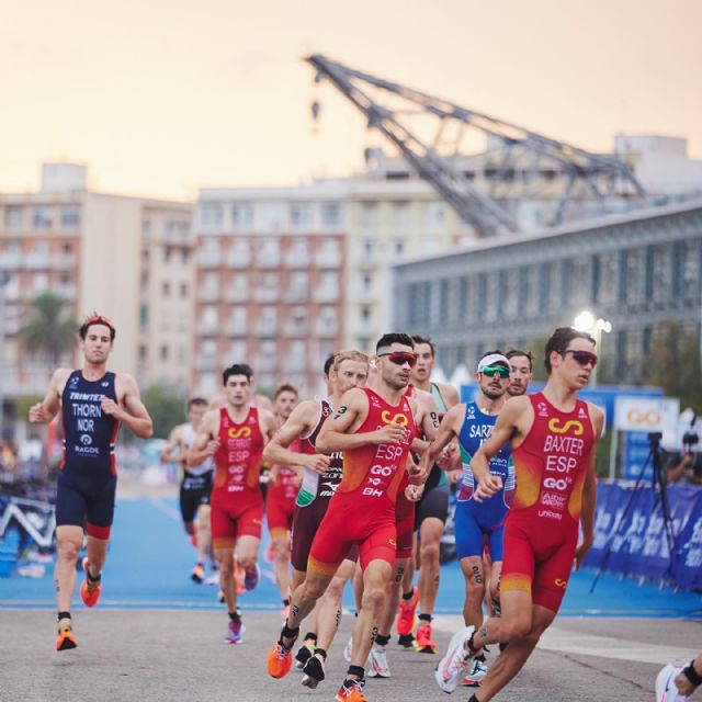 Sergio Baxter y Natalia Hidalgo, en el Campeonato de Europa de Triatlón junto a la Triarmada, Foto 3