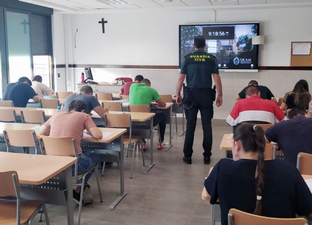 Cerca de 27.000 personas opositan a una de las 2.091 plazas ofertadas para ser guardia civil - 2, Foto 2