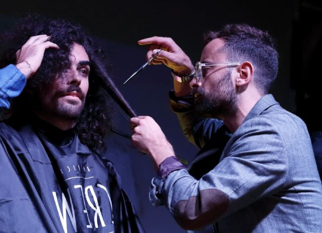 El barbero murciano Salvador Oliver queda finalista, por tercera vez, en los premios internacionales Visionary Awards 2022 de Londres - 1, Foto 1