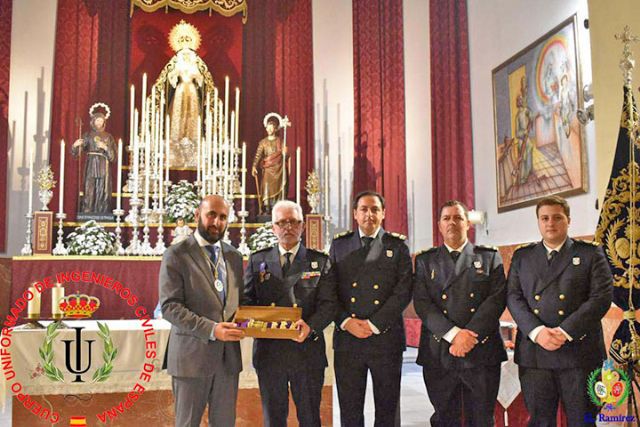 Entrega de Fajín Honorario a Nuestra Señora de los Dolores de la Hermandad de San José Obrero de Sevilla - 2, Foto 2