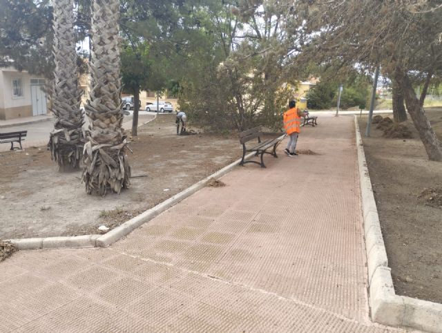 Treinta personas en desempleo participan en el programa de empleo del SEF para acondicionar y mantener espacios públicos - 3, Foto 3