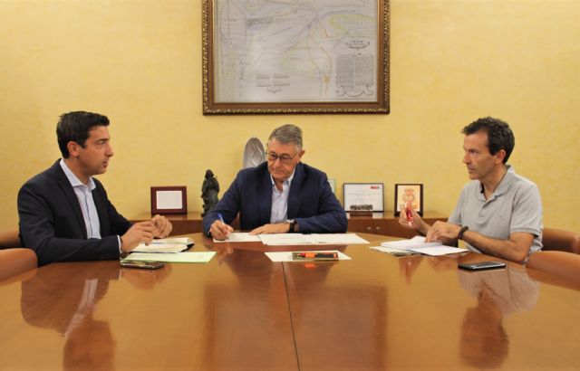 El presidente de la CHS se reúne con el alcalde de Blanca - 1, Foto 1