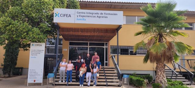 Los alumnos del PMEF-GJ Jardines de Bullas II realizan examen para la obtención el carnet de Fitosanitarios y asisten a la Feria de Empleo y Formación - 1, Foto 1