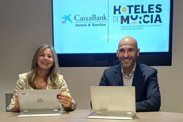 CaixaBank renueva su convenio de colaboración con ASHOMUR para impulsar el sector hostelero de la Región de Murcia - 1, Foto 1