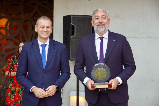 El alcalde de Santomera recibe la distinción de 'Rey Lobo' por su labor de recuperación del patrimonio histórico - 1, Foto 1