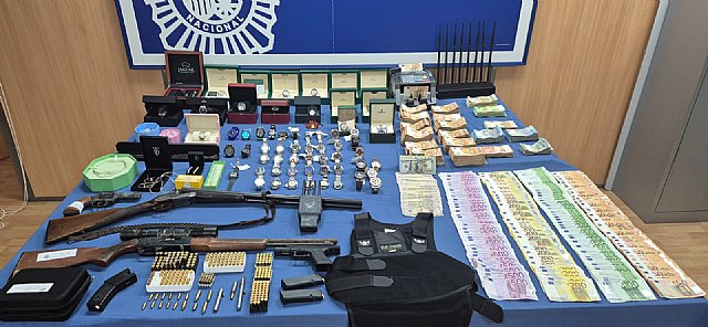 La Policía Nacional desarticula una organización criminal dedicada a la introducción de cocaína a través del Puerto de Valencia - 1, Foto 1