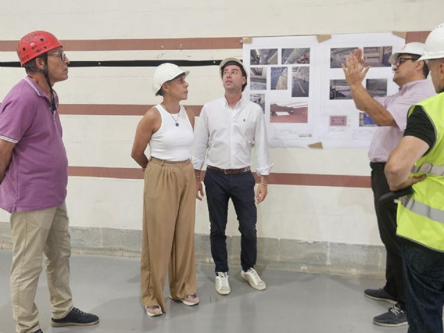 La Comunidad subvenciona con 70.000 euros la reforma del pabellón de Beniel - 1, Foto 1