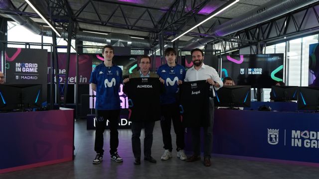 Martínez-Almeida recibe a los equipos finalistas de la LEC: la gran final europea del videojuego League of Legends consolida el liderazgo de Madrid en los grandes eventos de eSports - 1, Foto 1