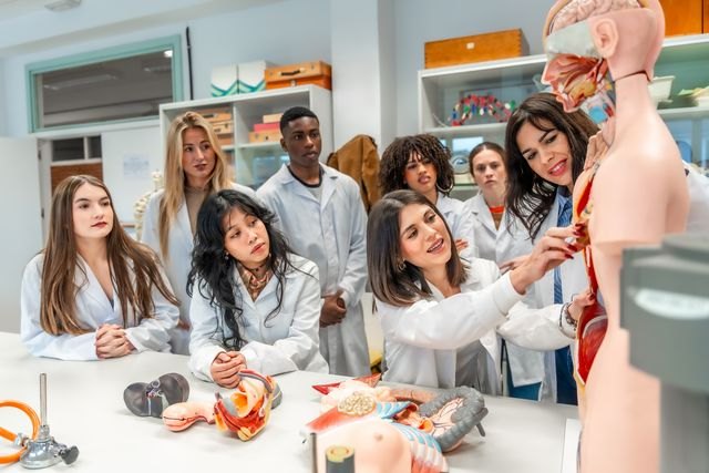 Faro EdTech y la Universidad de Valladolid acreditan 14 cursos online para enfermería - 1, Foto 1