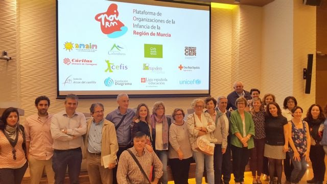 La Comunidad destina cerca de 3 millones de euros a proyectos de apoyo a la familia y la infancia - 1, Foto 1