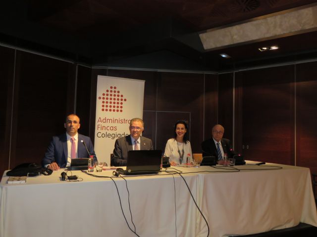 Nuria Fuentes, directora general de Ordenación del Territorio y Vivienda, inaugura las Jornadas de Formación de COAFMU - 1, Foto 1