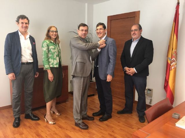 El consejero de Salud recibe a la junta directiva de la Sociedad Española de Cirugía Oral y Maxilofacial - 1, Foto 1