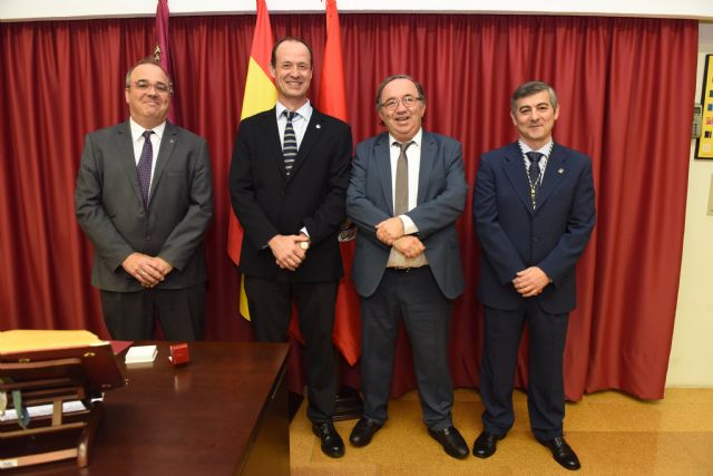 Pascual Lucas releva a Francisco Esquembre en el decanato de Matemáticas de la UMU - 1, Foto 1