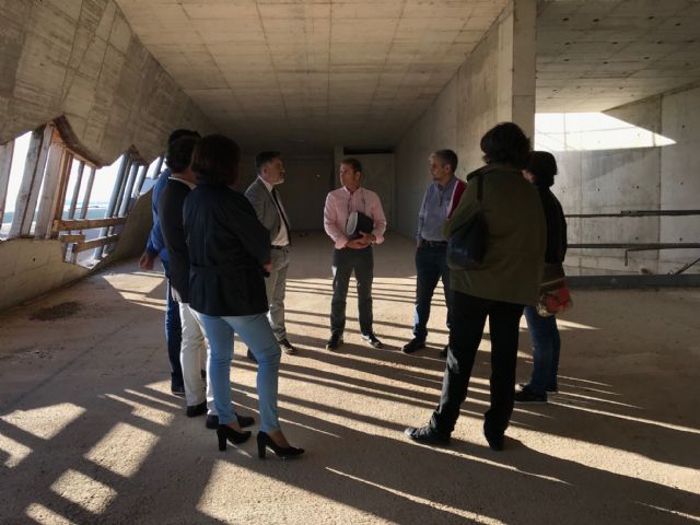 El Alcalde de Torre-Pacheco, muestra el edificio del futuro Museo de Paleoantología y de la Evolución Humana al Director General de Bienes Culturales - 3, Foto 3