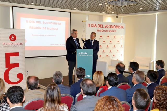 El consejero de Hacienda inaugura los actos de celebración del Día del Economista en la Región de Murcia - 1, Foto 1