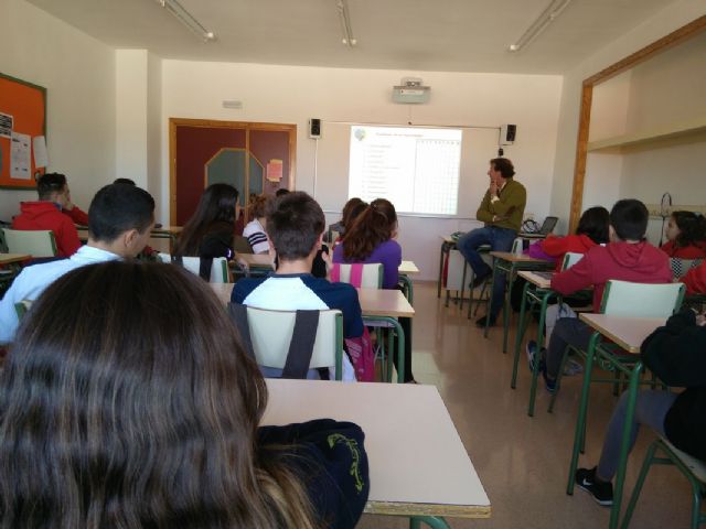 El programa DECIDE acerca la realidad social, de empleo y educativa a los jóvenes cartageneros - 1, Foto 1