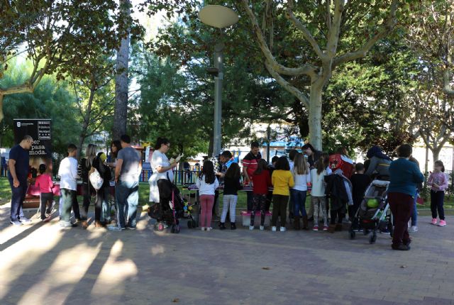 La biblioteca municipal celebra su día mundial con un acto en la calle para toda la familia - 4, Foto 4