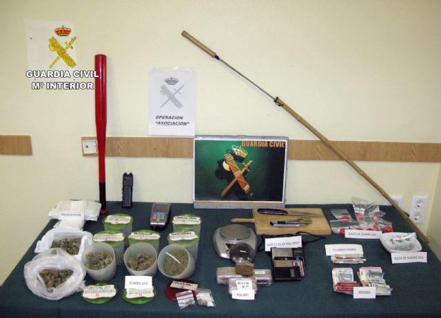 La Guardia Civil destapa el tráfico de drogas en una asociación para estudio del cannabis de San Pedro del Pinatar - 1, Foto 1
