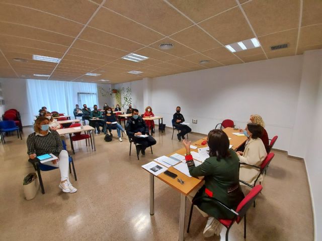 El Ayuntamiento de Caravaca convocó la Mesa Local contra la Violencia de Género - 3, Foto 3