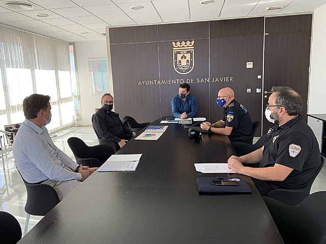 El alcalde de San Javier, José Miguel Luengo pide a la población escalonar sus visitas al cementerio parroquial - 2, Foto 2