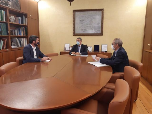 El Presidente de la Confederación Hidrográfica del Segura (CHS) se reúne con el Consejero de Agricultura de la Región de Murcia - 1, Foto 1