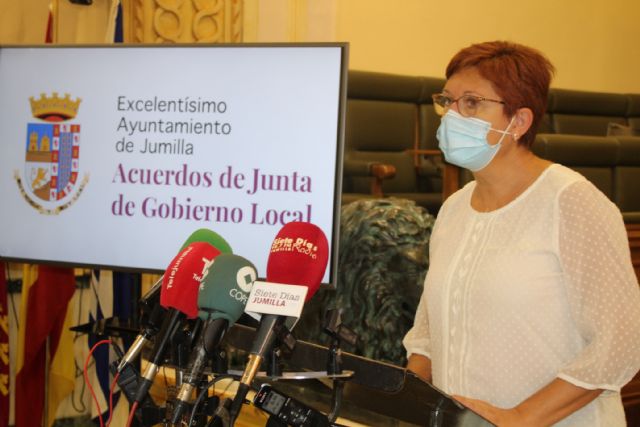 Adjudicadas las obras de evacuación de aguas pluviales y pavimentación de las zonas de tránsito del Polideportivo La Hoya - 1, Foto 1