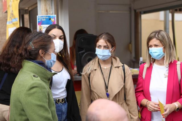 Murcia conmemora el Día nacional del Daño Cerebral Adquirido con la iluminación de color azul de sus edificios emblemáticos - 2, Foto 2
