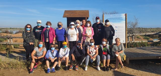 Los mayores de los hogares retoman las excursiones con una visita al Parque Regional de Las Salinas - 1, Foto 1