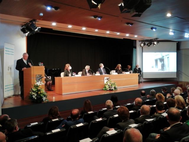 Alberto Castillo destaca la labor de la Academia de Farmacia en la toma de posesión del nuevo académico ilustrado - 1, Foto 1