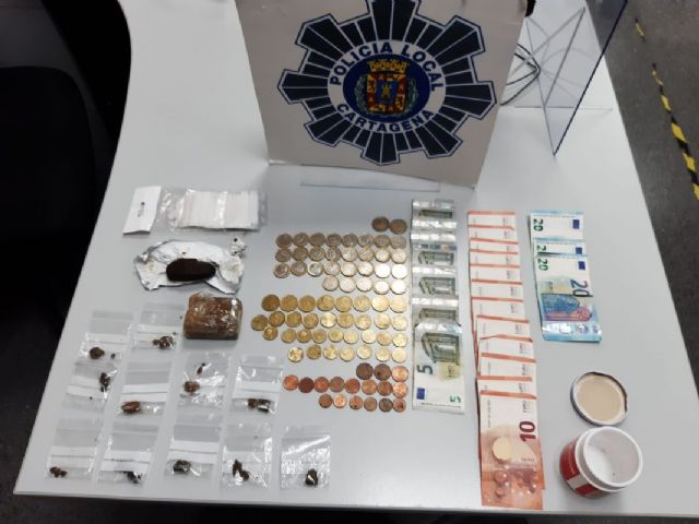 La Policía Local identifica al conductor de un vehículo con 45 gramos de una supuesta sustancia estupefaciente - 1, Foto 1
