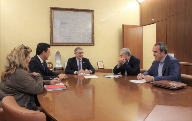 El presidente de la CHS mantiene una reunión con el alcalde de San Javier - 2, Foto 2