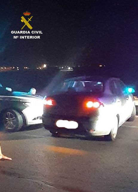 La Guardia Civil detiene a un conductor por circular en sentido contrario y duplicando la tasa máxima de alcoholemia - 3, Foto 3