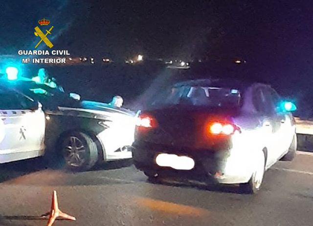 La Guardia Civil detiene a un conductor por circular en sentido contrario y duplicando la tasa máxima de alcoholemia - 4, Foto 4