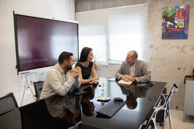 Reunin con el director General de Centros Educativos e Infraestructuras para mejorar las infraestructuras educativas de Alhama de Murcia, Foto 1