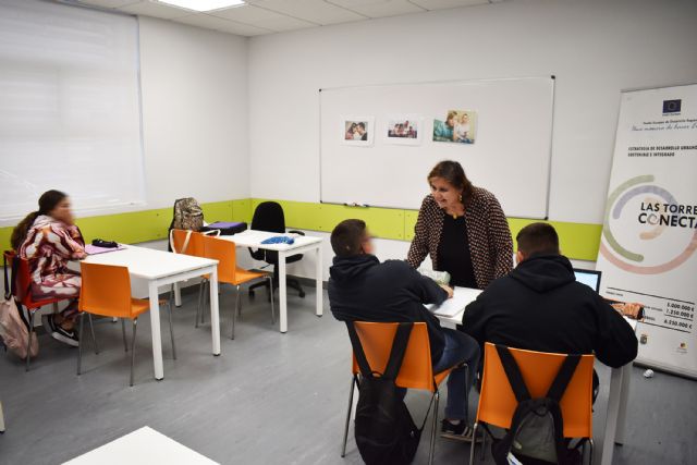 El centro social de Los Vicentes acoge las clases de refuerzo socio-educativo del programa de inclusión de la población gitana - 3, Foto 3