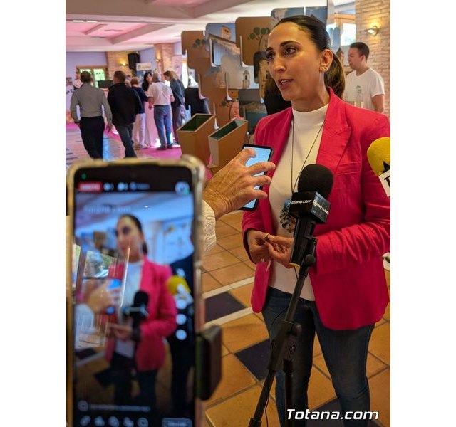 La consejera Rubira asiste a la Feria Rueda de Totana, Foto 2