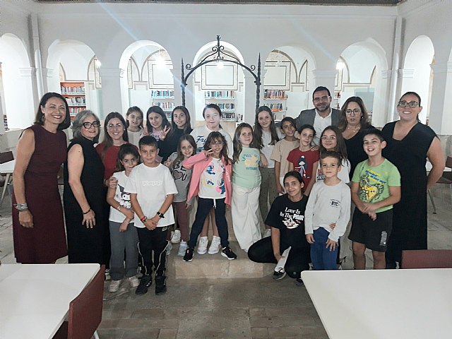 Una noche única, divertida y formativa en la biblioteca municipal - 1, Foto 1