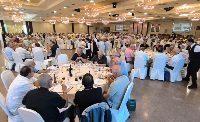 Más de 350 aprendices de Bazán celebran el éxito de los actos del centenario de su Escuela con una multitudinaria comida - 1, Foto 1