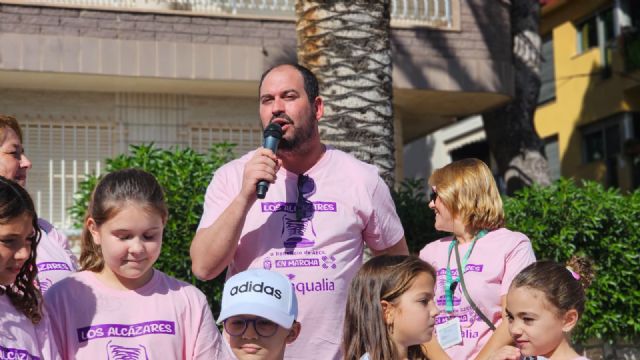 Más de 1.000 personas ti&ntilde;en de rosa Los Alcázares en una multitudinaria edición de la marcha solidaria contra el cáncer - 2, Foto 2