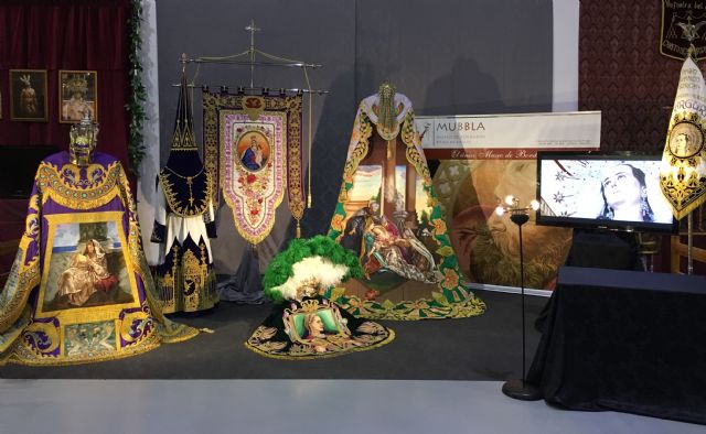 El Paso Blanco participa en la feria “Capricho Cofrade” de Granada - 4, Foto 4