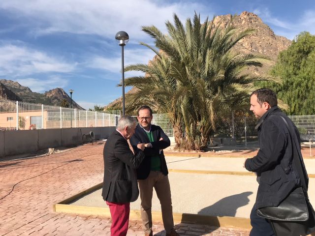 La Comunidad construye un nuevo jardín junto a la piscina municipal de Ojós - 1, Foto 1